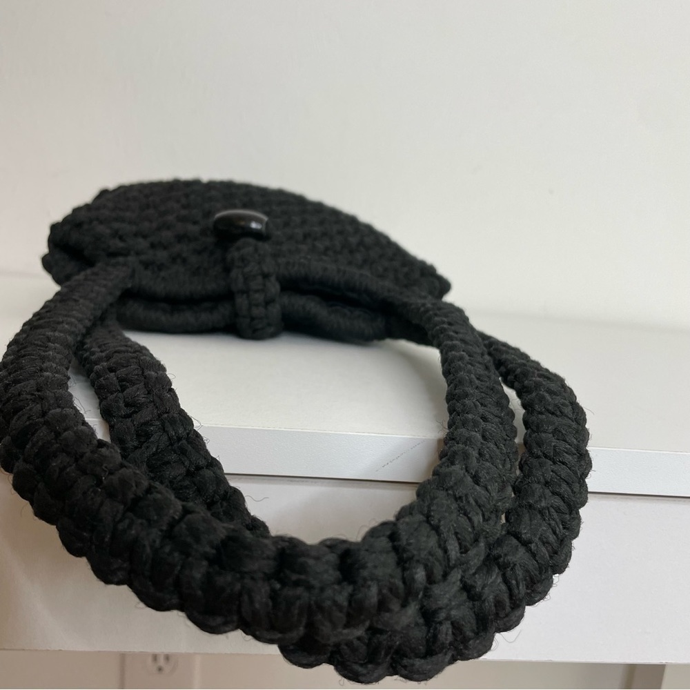 Vintage 90s/Y2K black macramé crochet purse with wooden bead closure - Picture 14 of 17